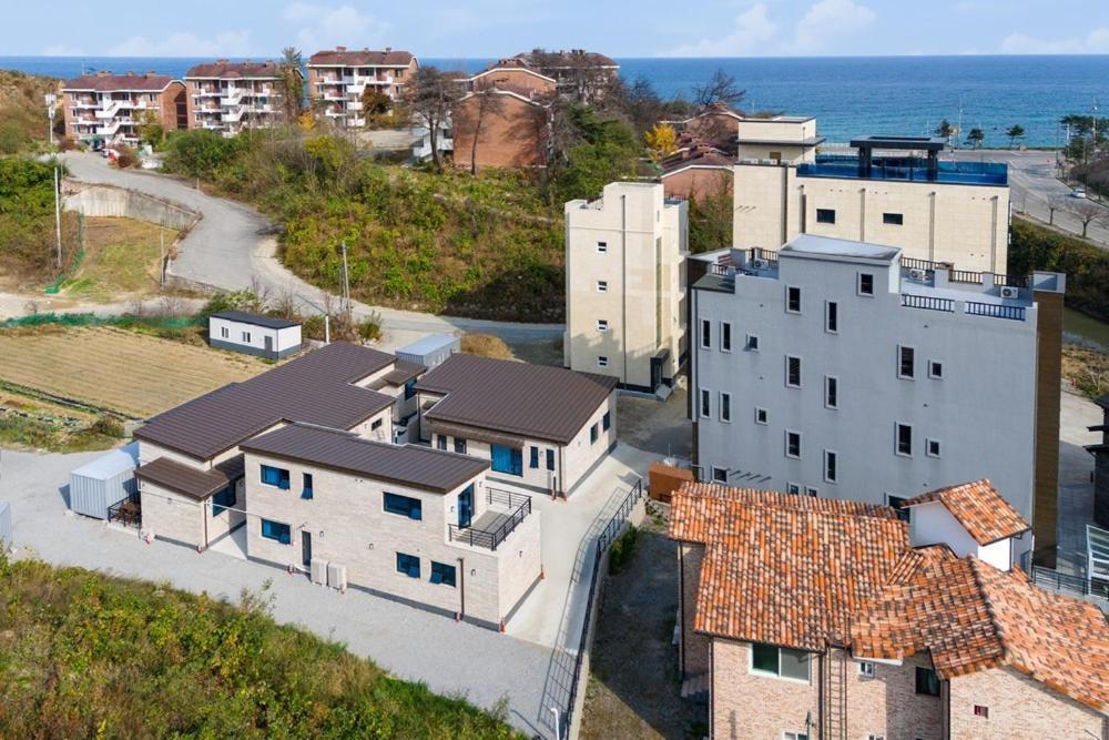 Gangneung Gyeongpo 345 Pool Villa Экстерьер фото